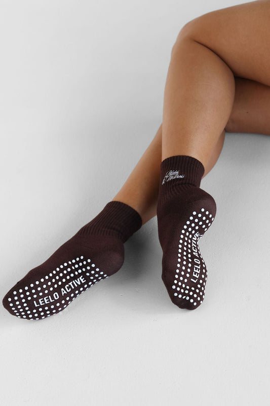 Pilates & Wellness Grip Socks - Cocoa